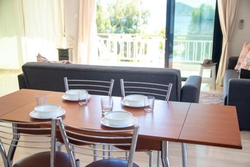 Lavish & Spacious Apt With Stunning Seaview, 10 Min Ath Airport Artemida (Attica) Exterior foto