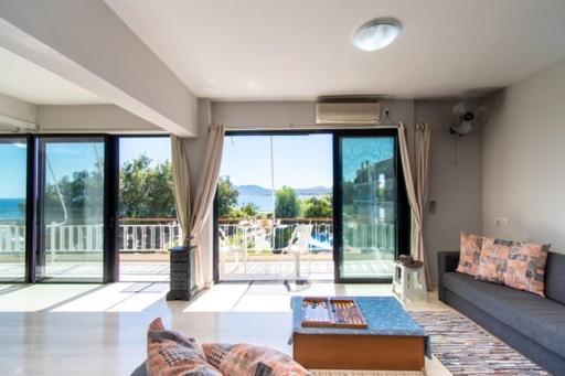 Lavish & Spacious Apt With Stunning Seaview, 10 Min Ath Airport Artemida (Attica) Exterior foto